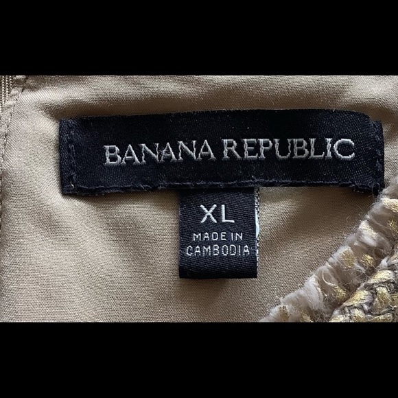 BANANA REPUBLIC METALLIC GOLD TOP - Picture 2 of 3
